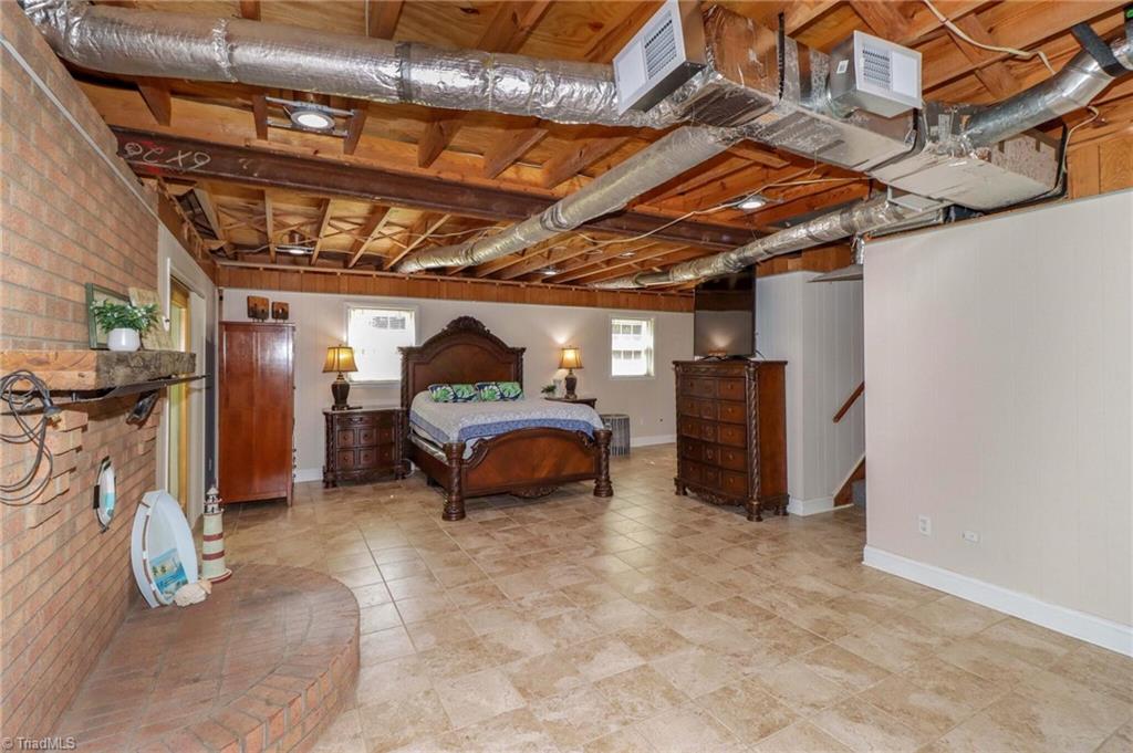 1270 Country Hill Drive