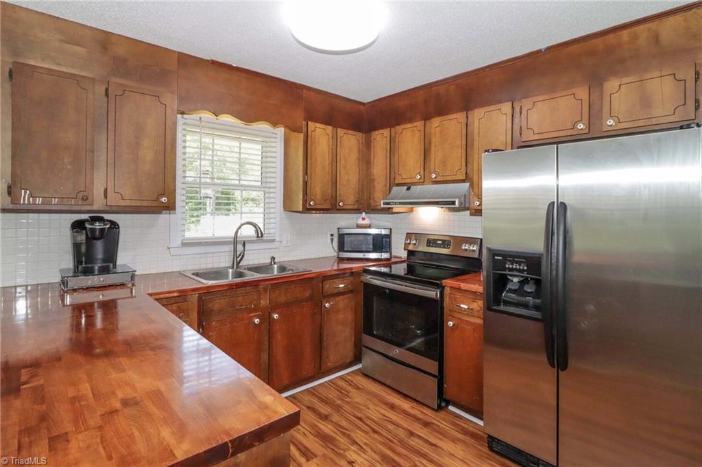 1270 Country Hill Drive