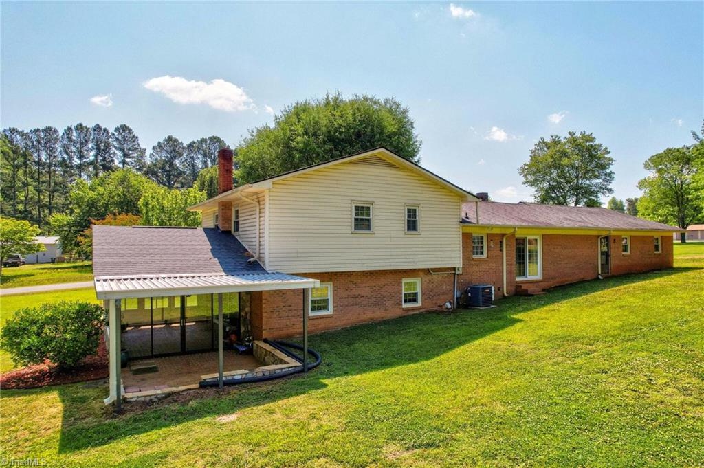 1270 Country Hill Drive