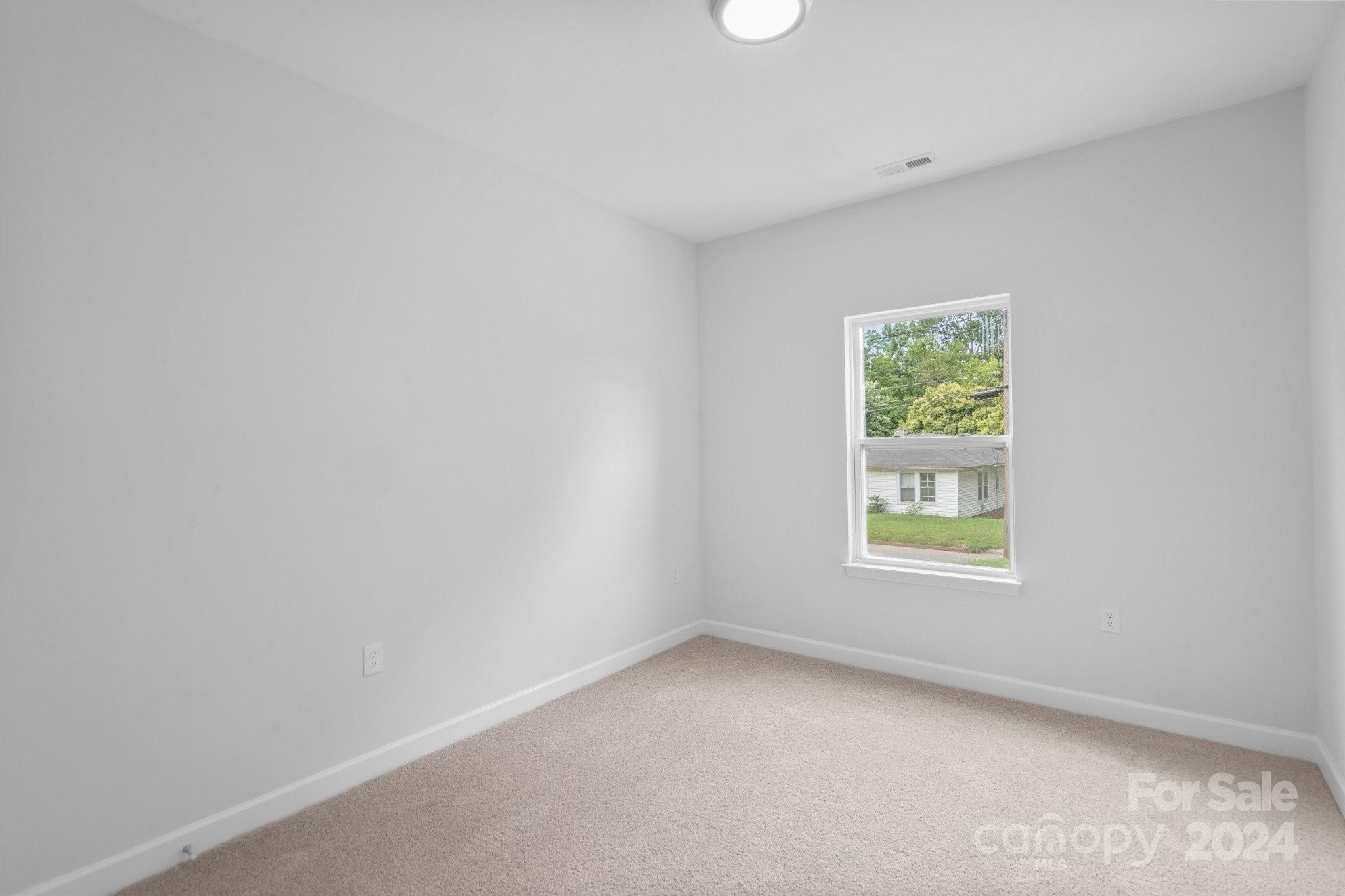 236 Glenn Street NW