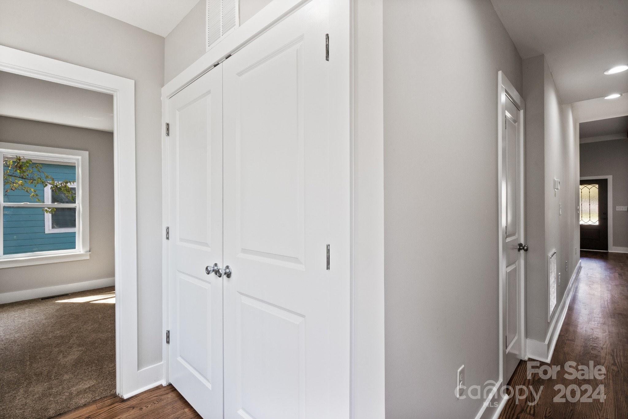 275 Cabarrus Avenue W