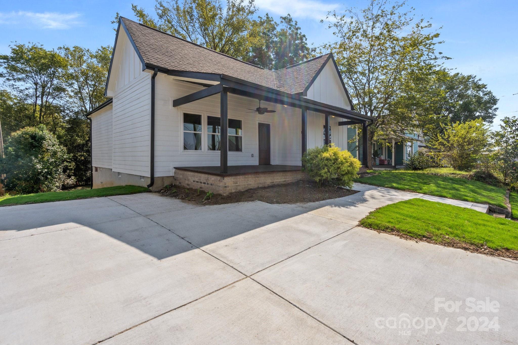 275 Cabarrus Avenue W