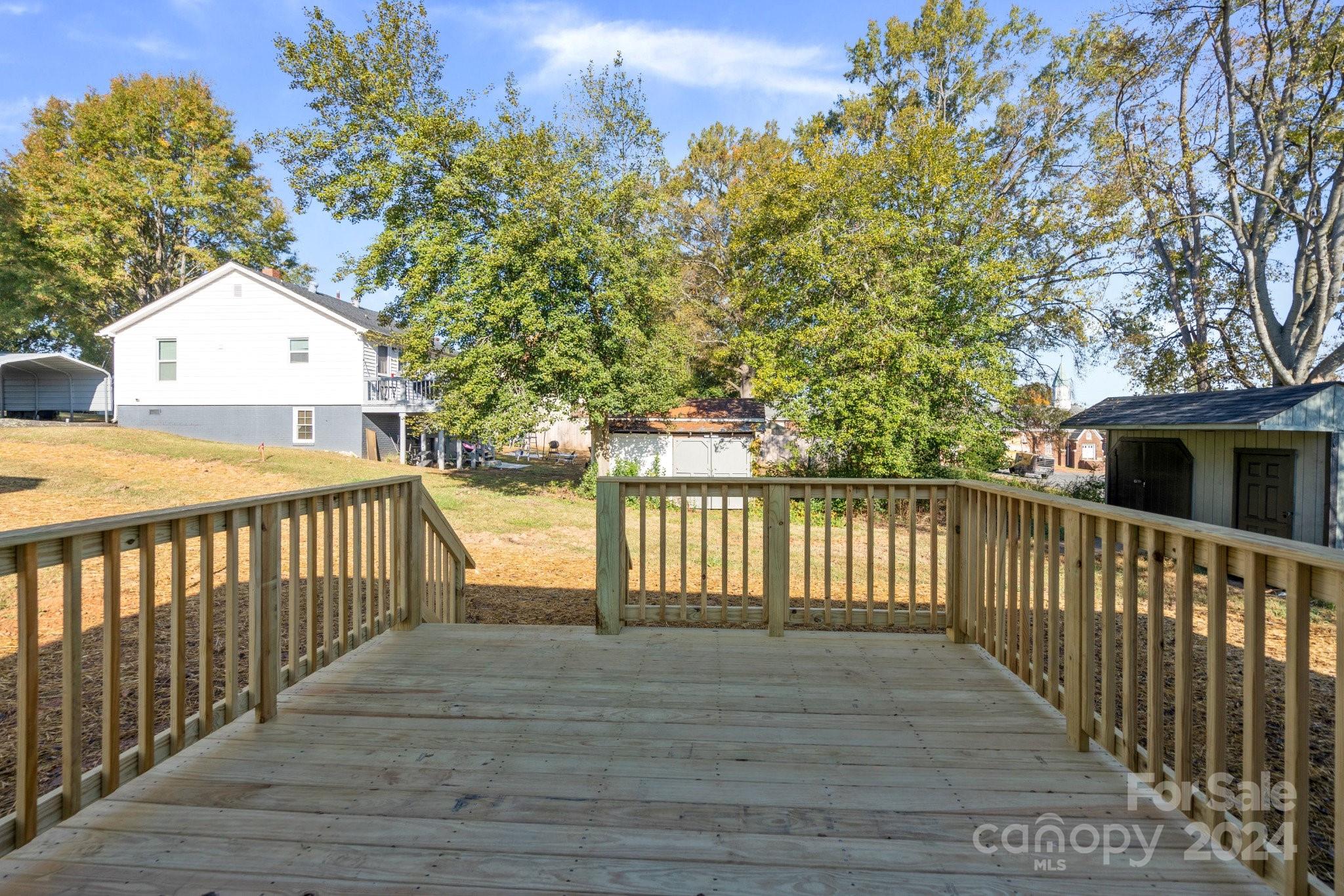 540 Flora Avenue NW