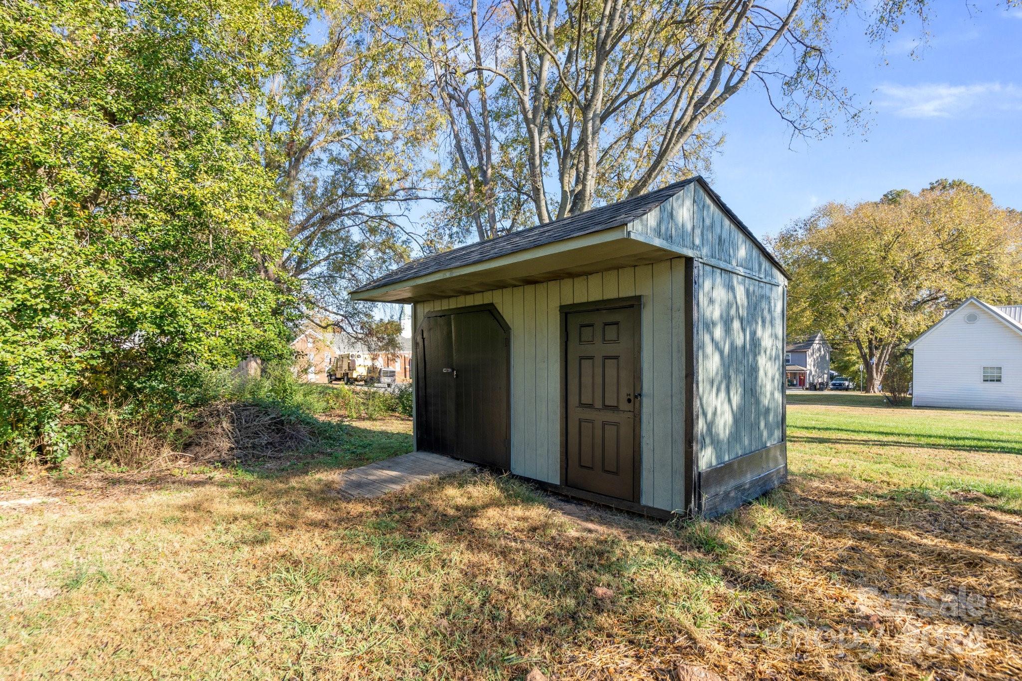 540 Flora Avenue NW