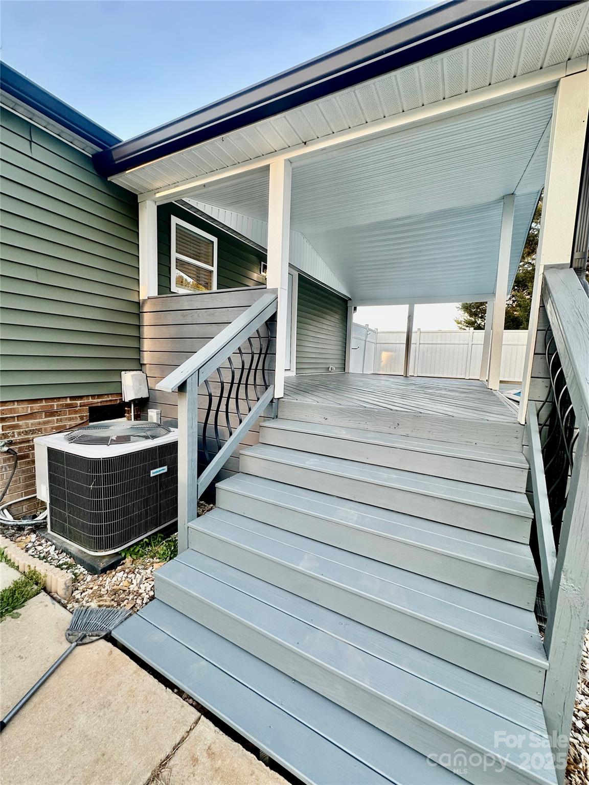 980 Olde Creek Trail