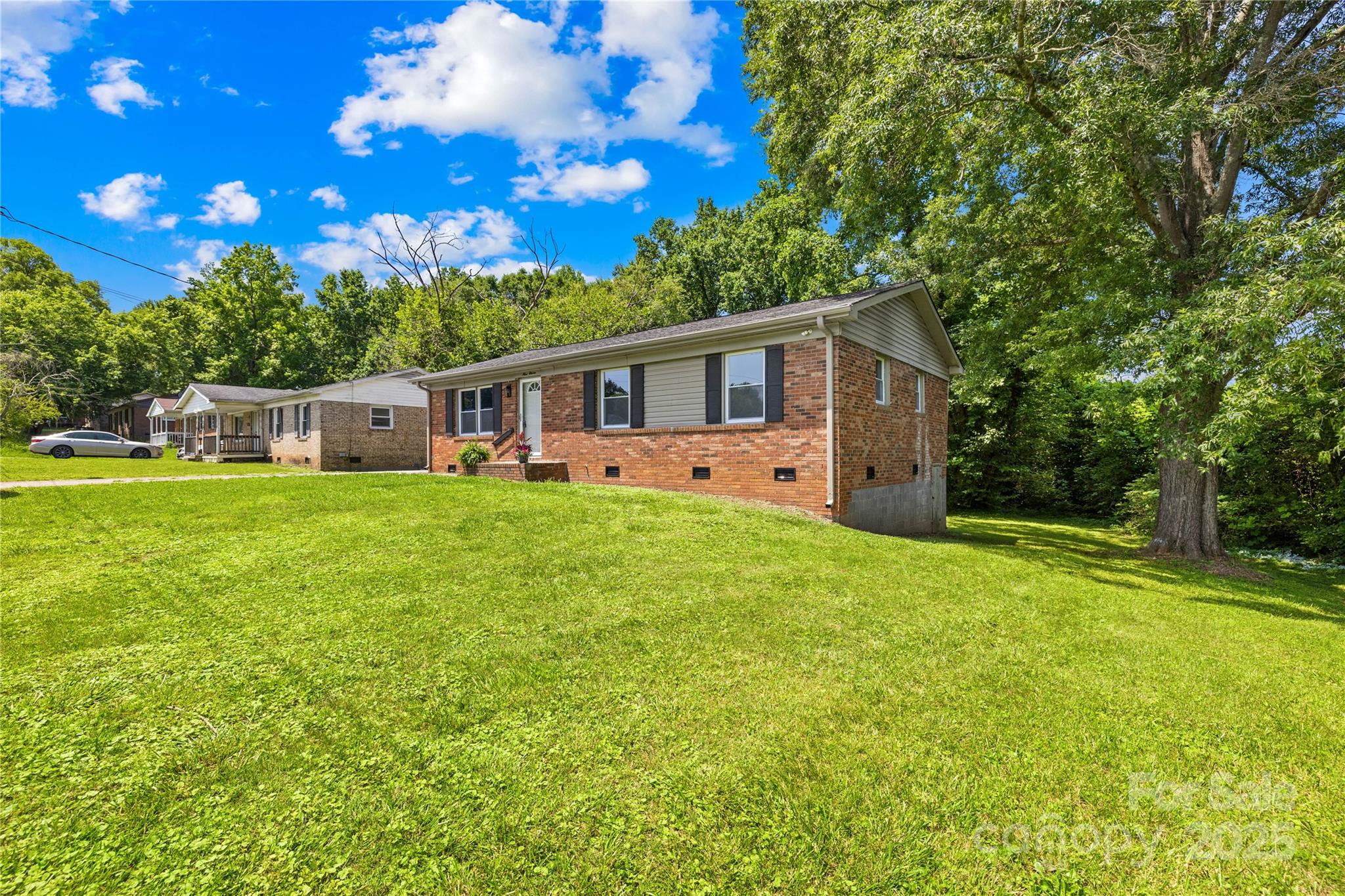 911 Briarwood Drive