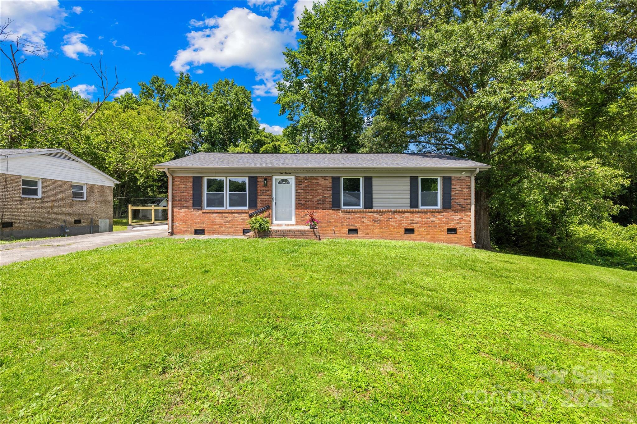 911 Briarwood Drive