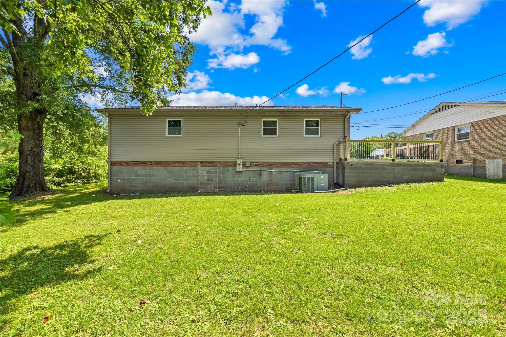 911 Briarwood Drive