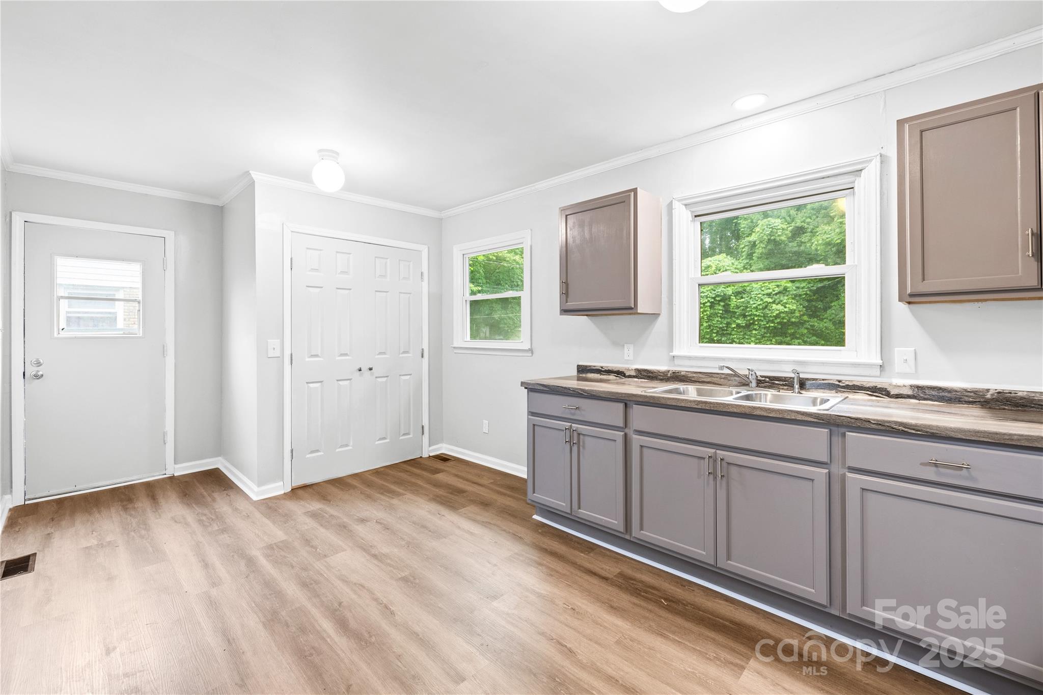 911 Briarwood Drive