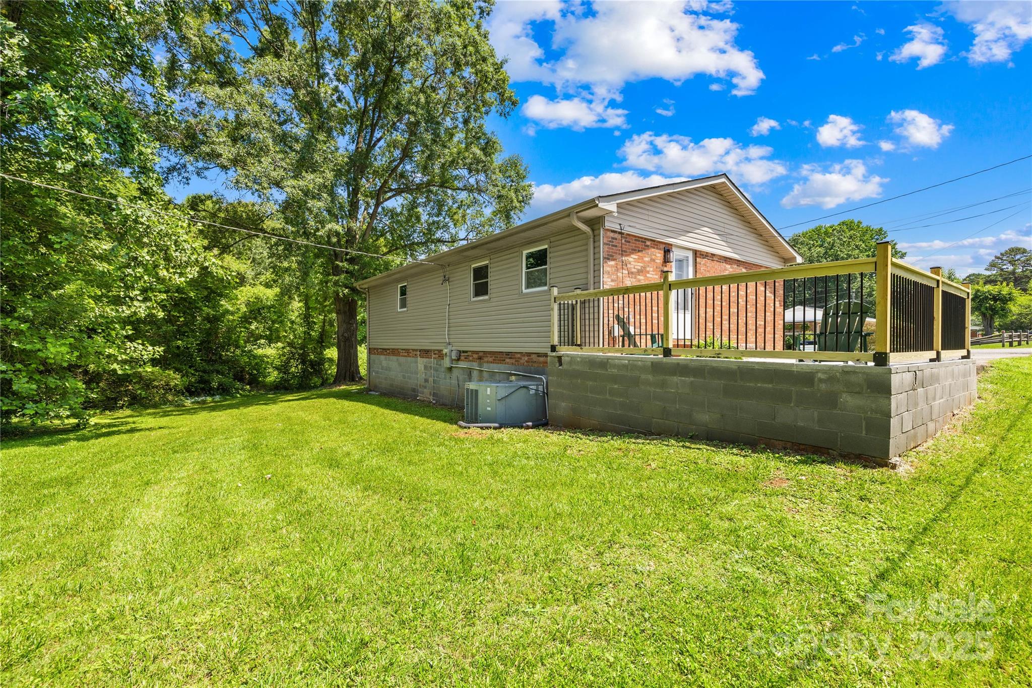 911 Briarwood Drive