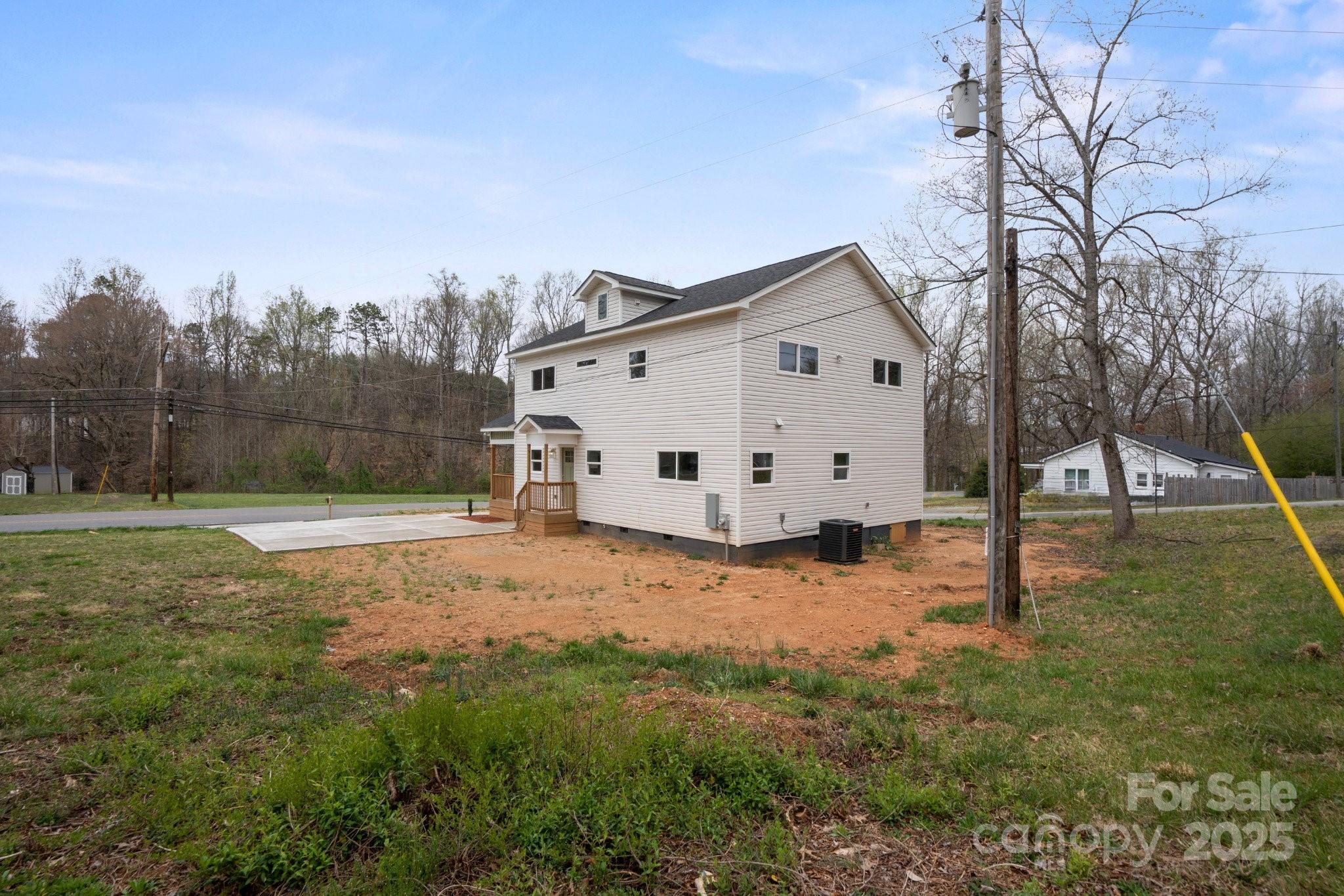 902 N Mountain Street