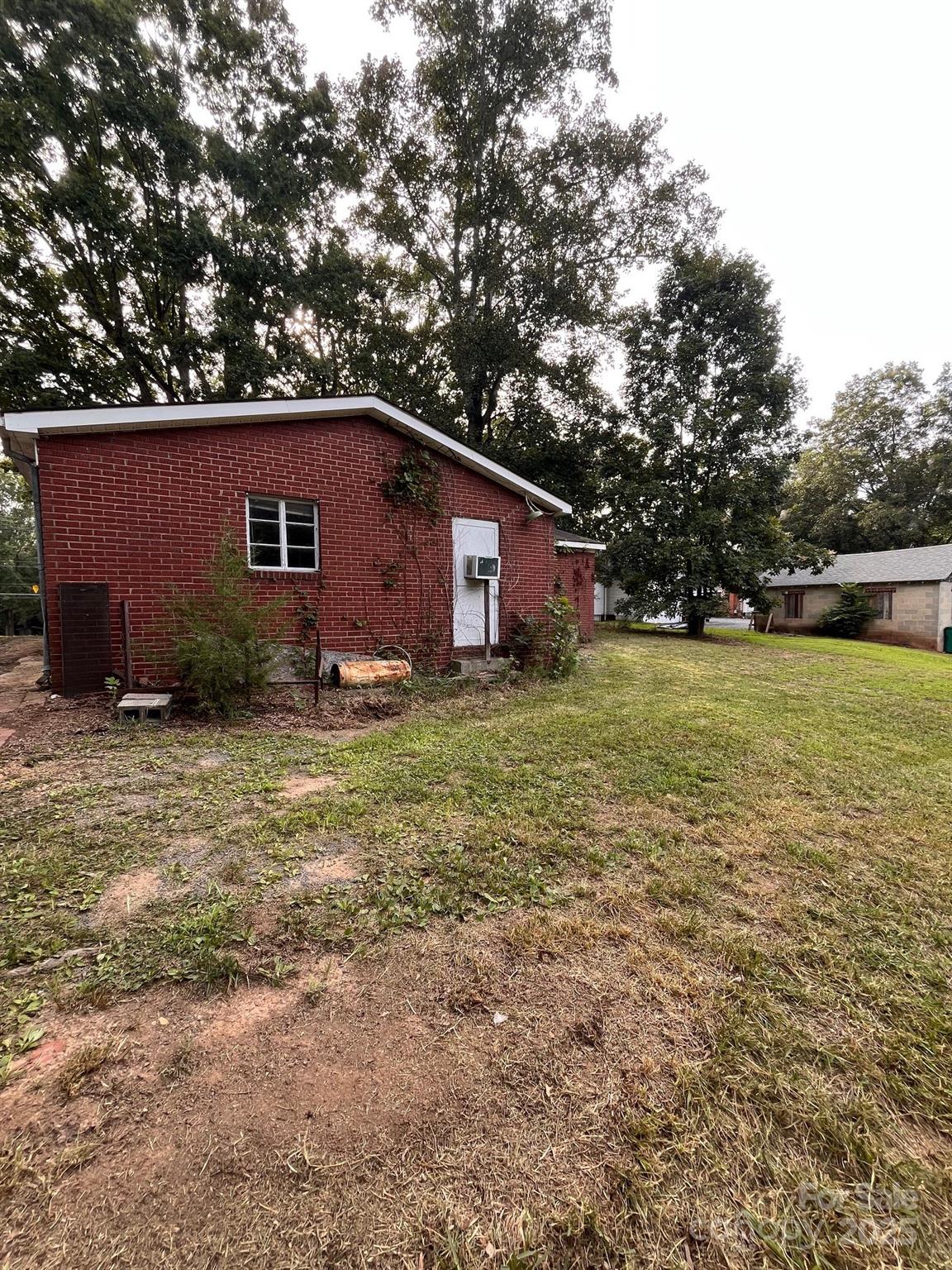 2122 US Highway 52 Highway N