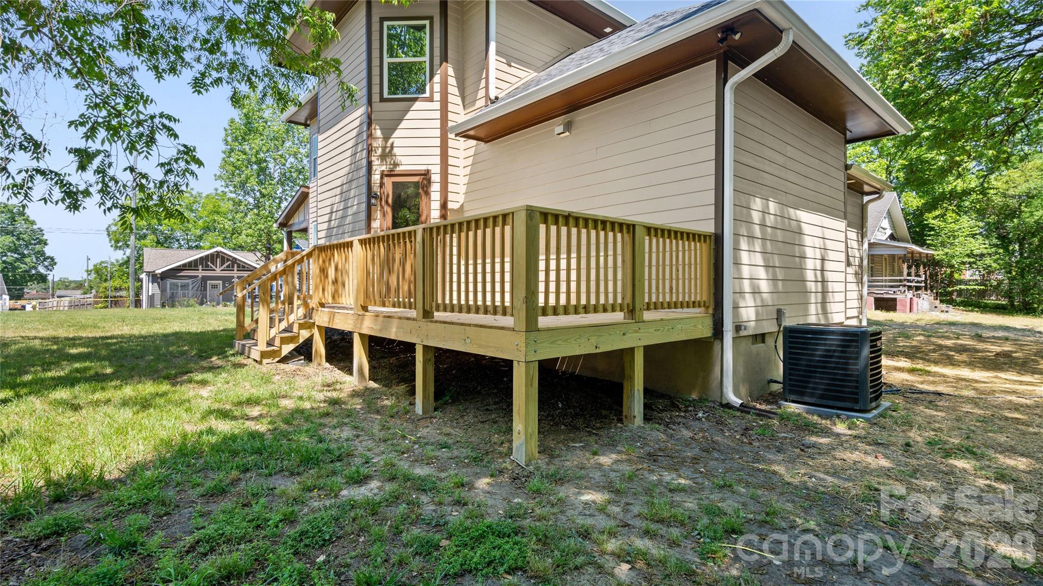 211 Tournament Drive SW