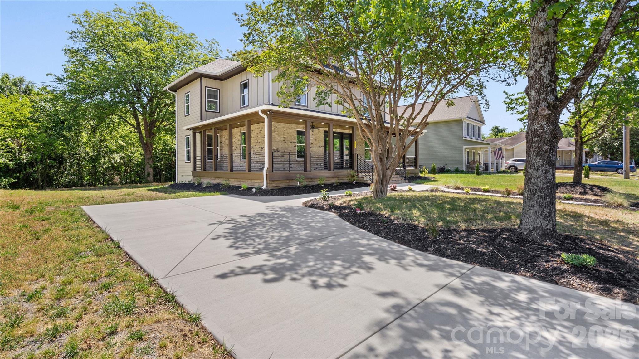211 Tournament Drive SW