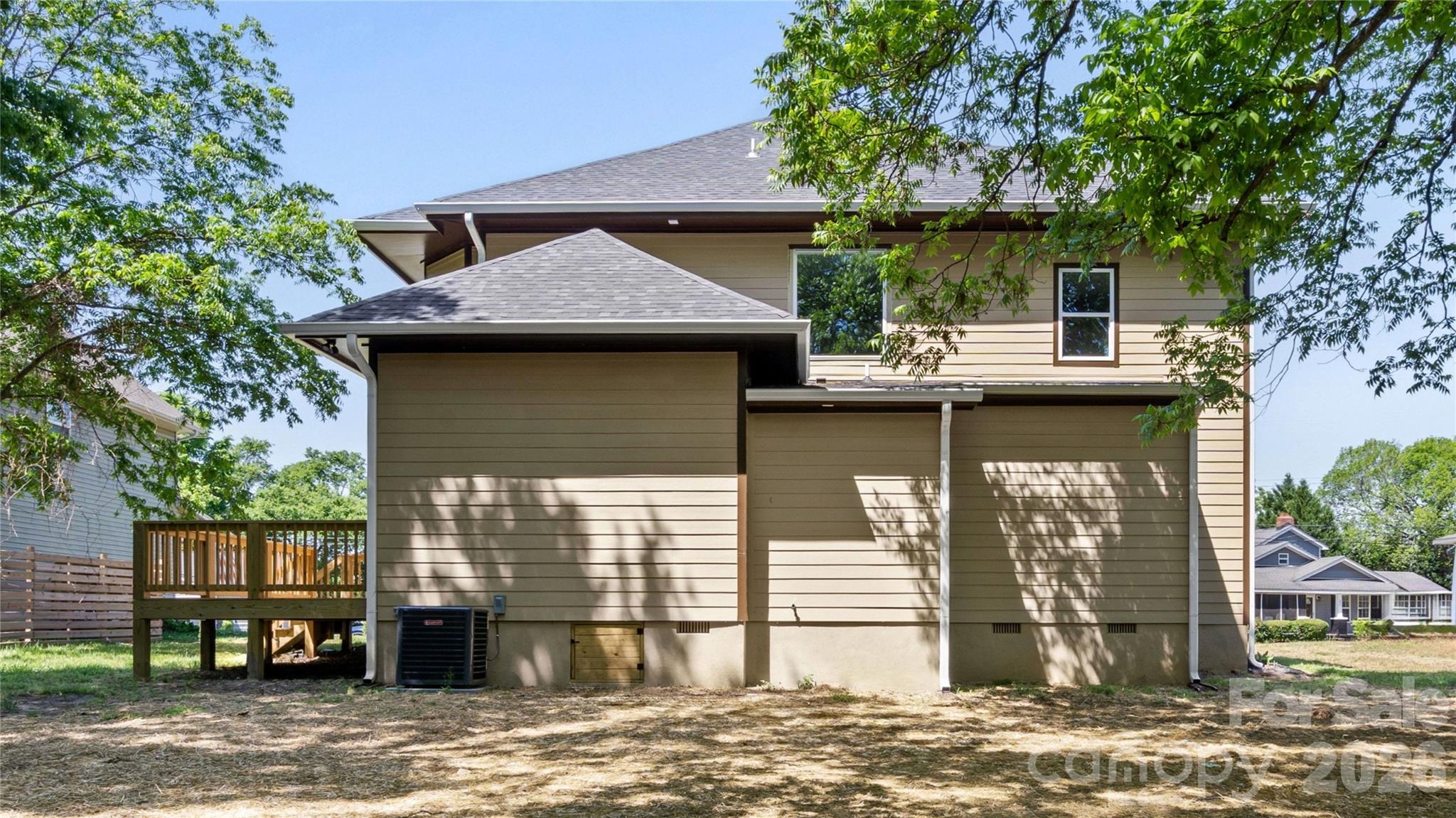 211 Tournament Drive SW