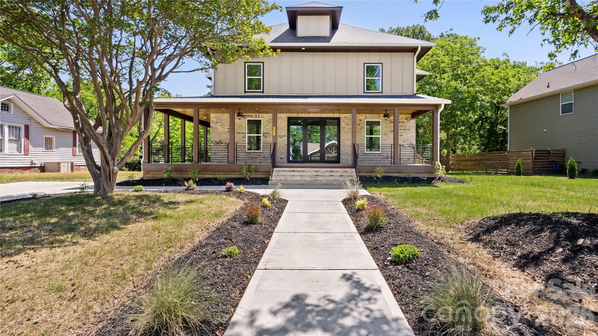 211 Tournament Drive SW