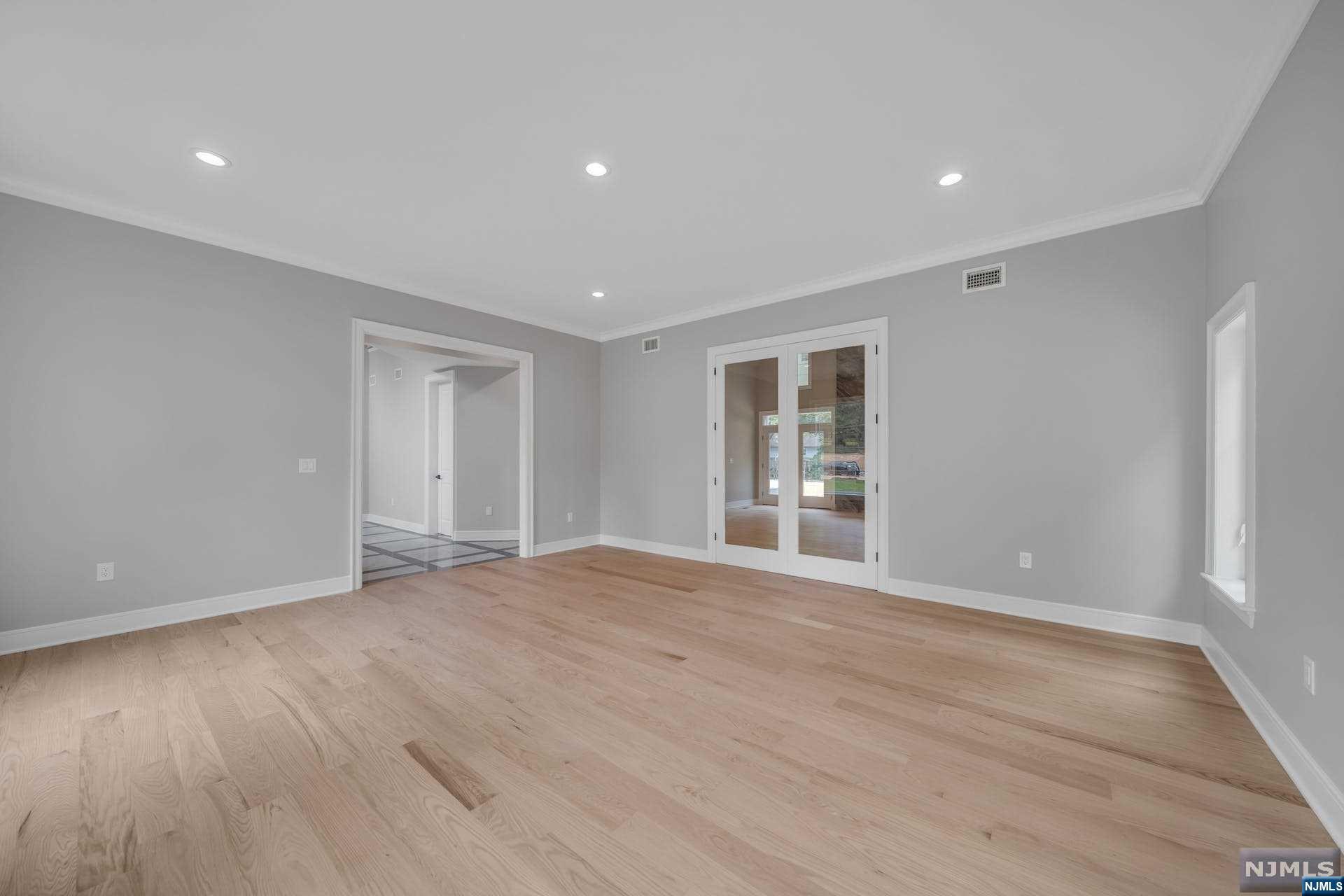 1 Sandstone Court
