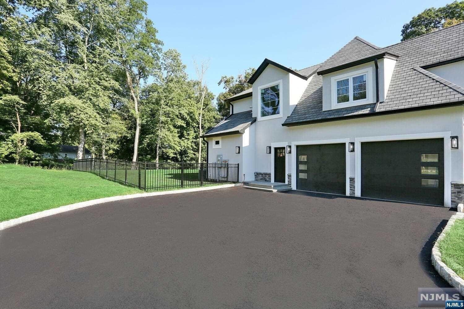 1 Sandstone Court