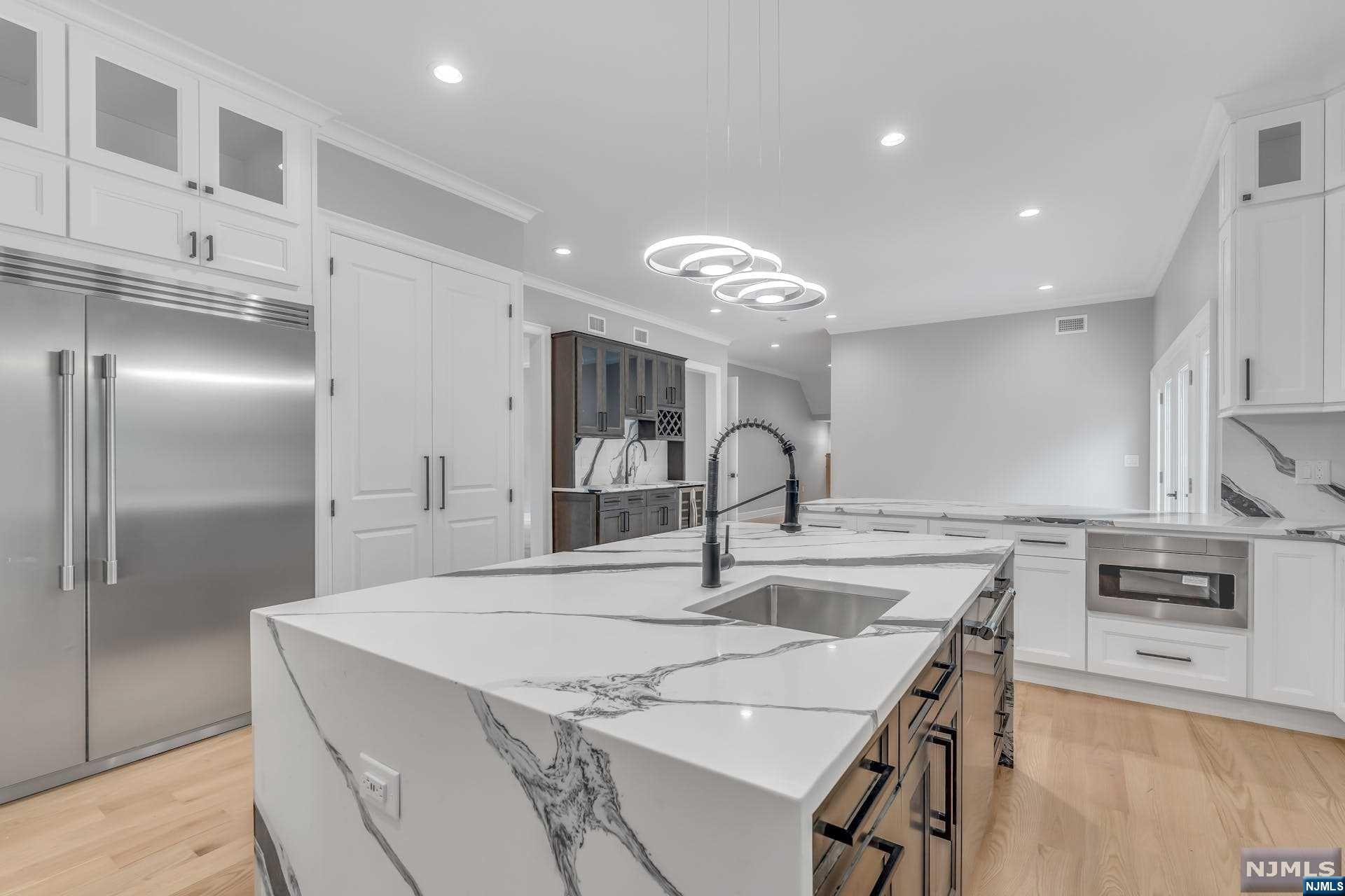 1 Sandstone Court