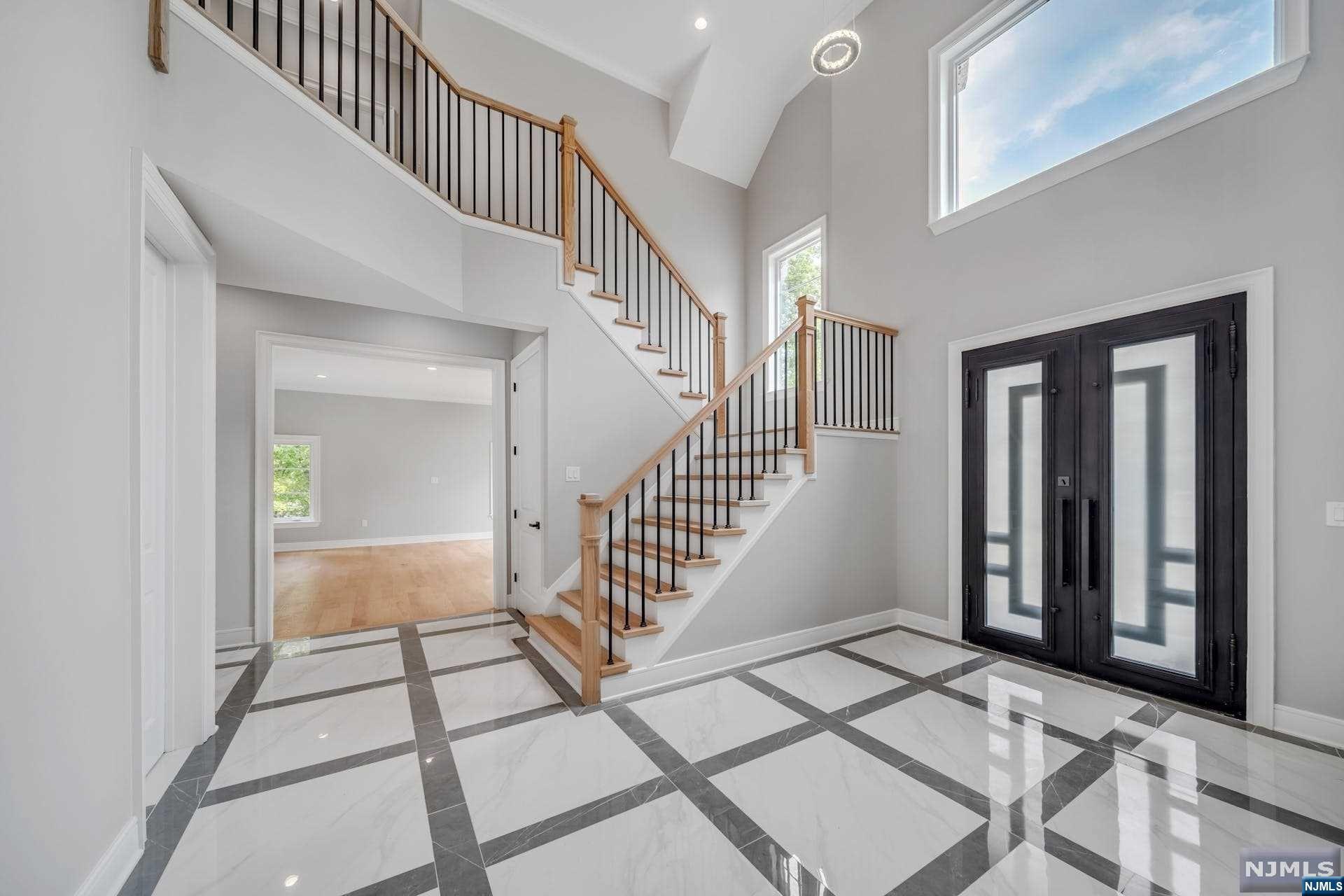 1 Sandstone Court