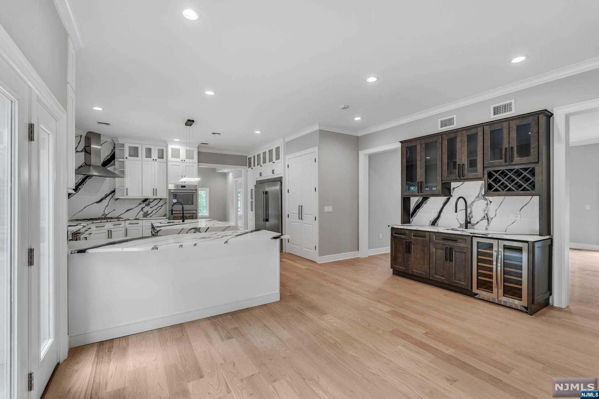 1 Sandstone Court