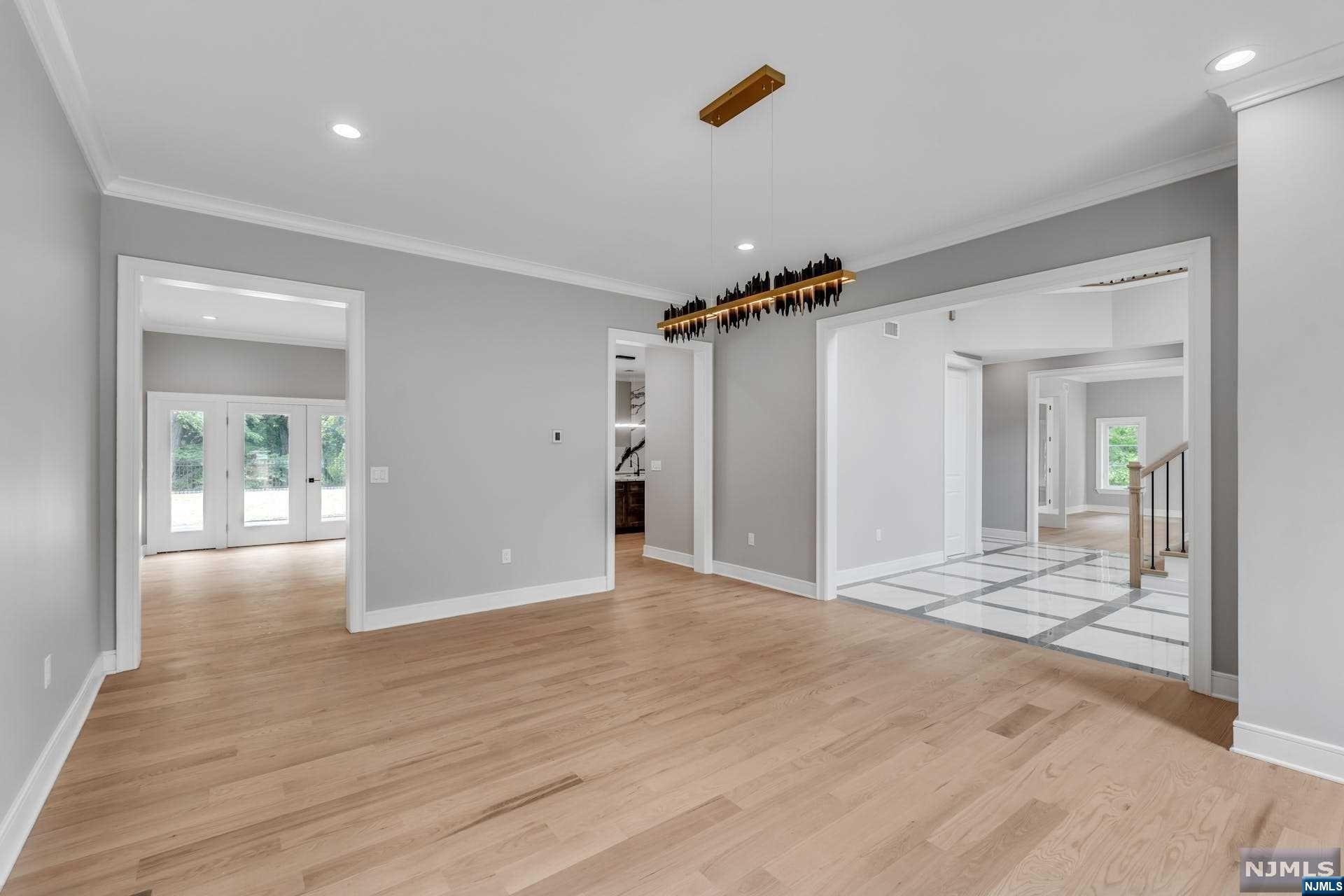 1 Sandstone Court