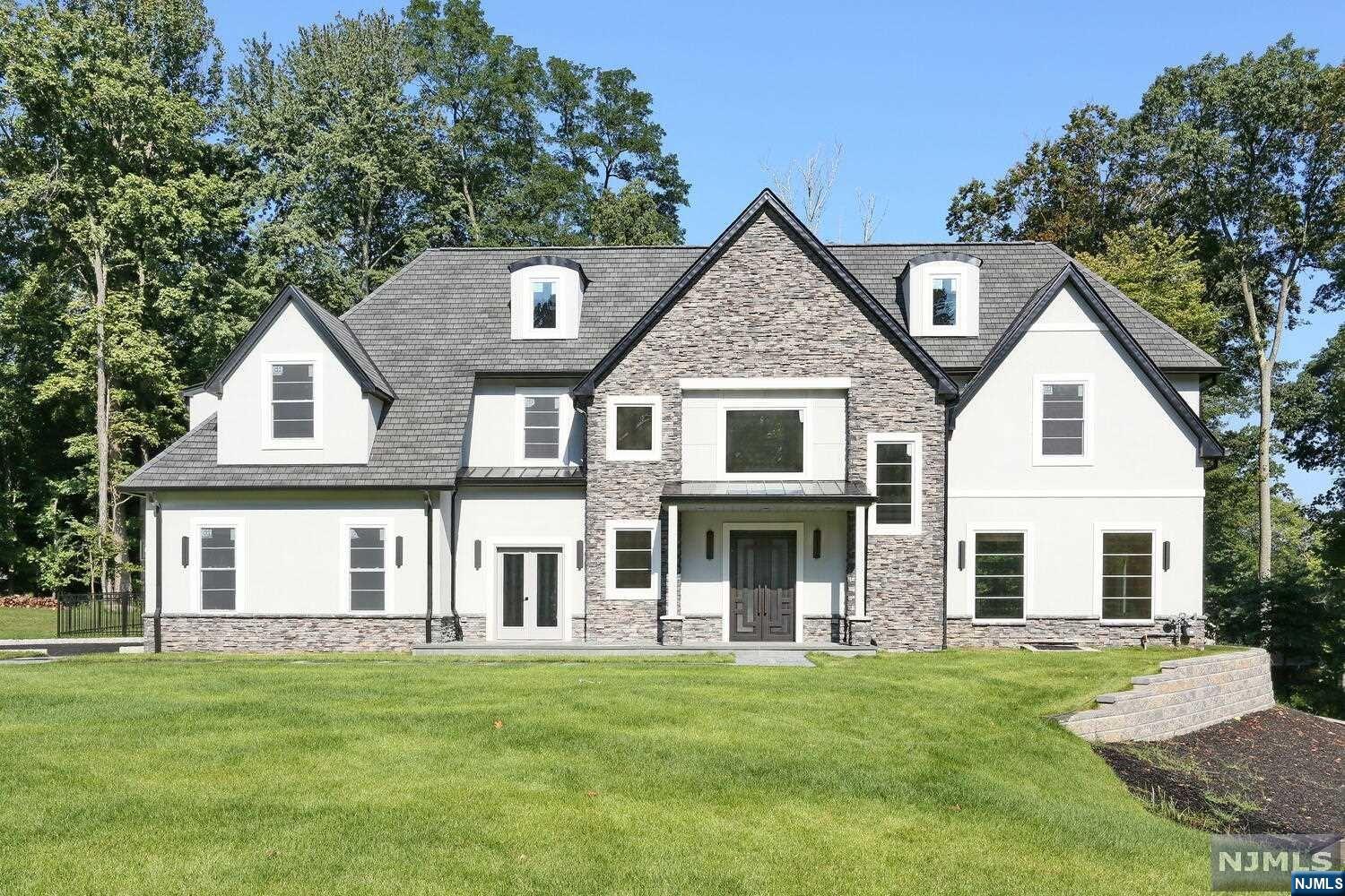 1 Sandstone Court