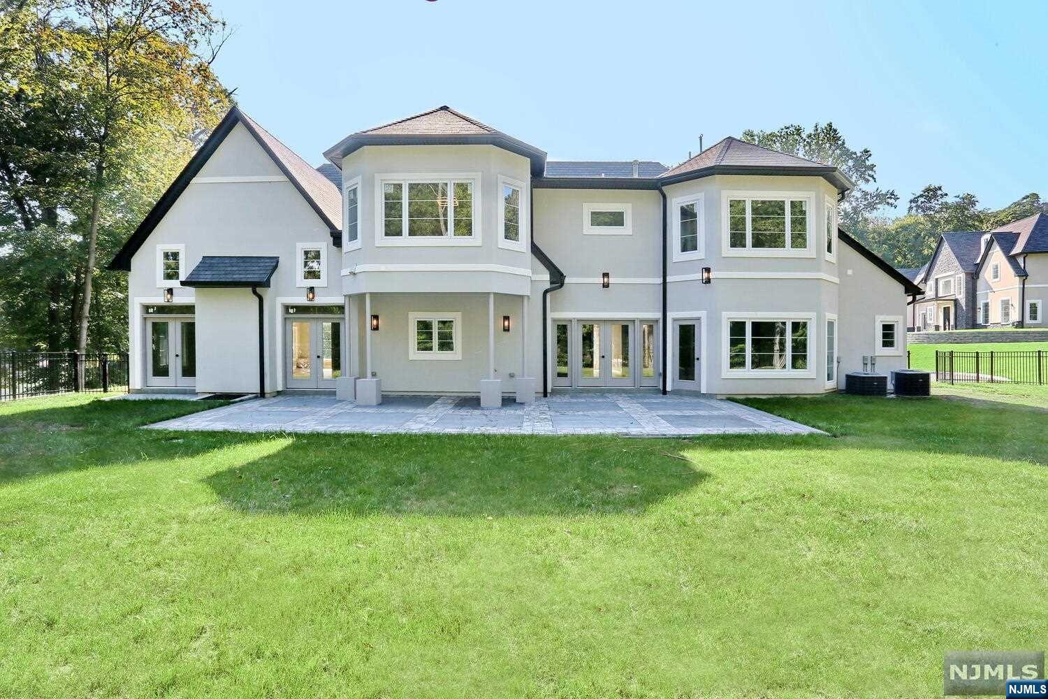 1 Sandstone Court