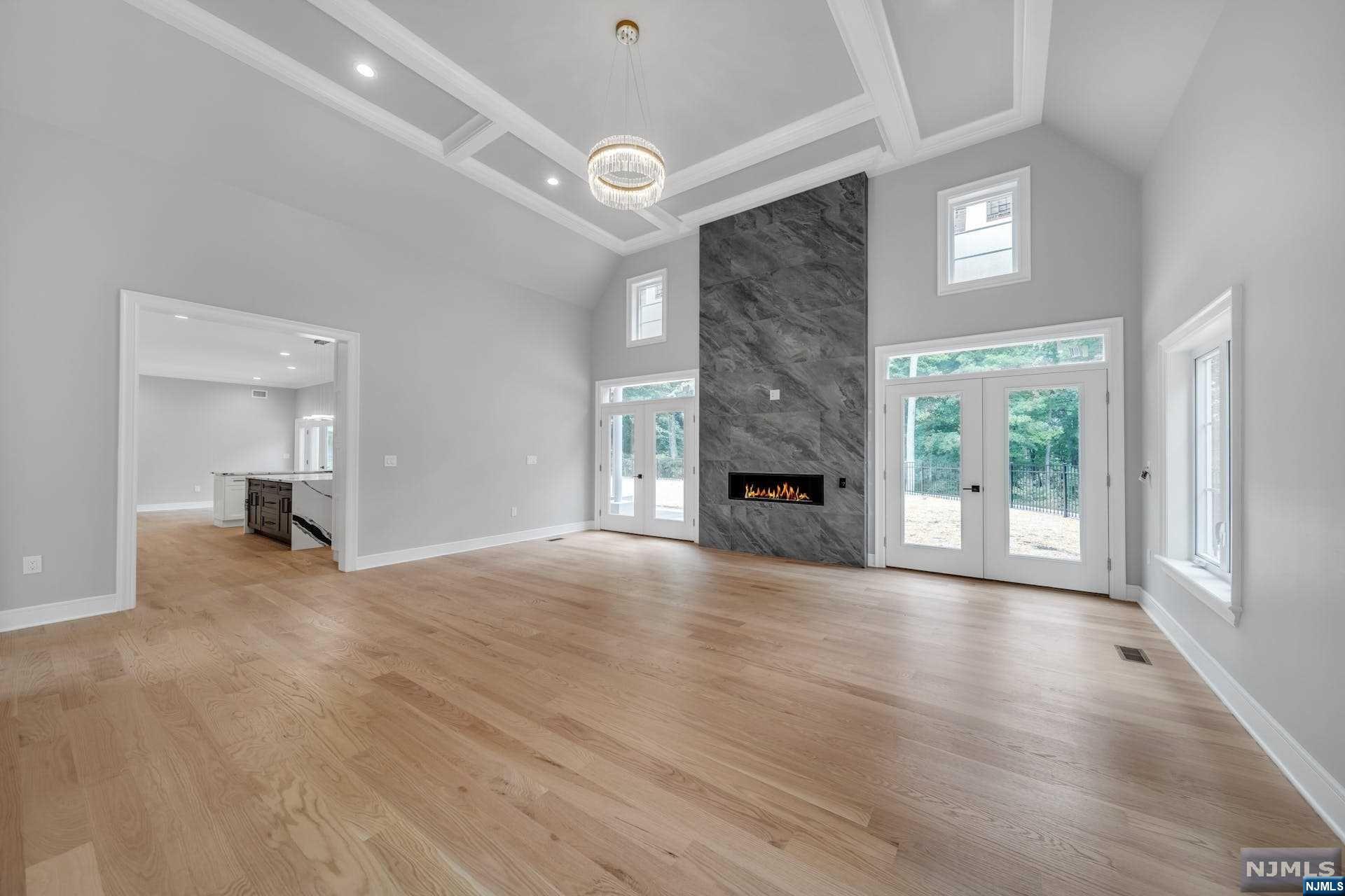 1 Sandstone Court