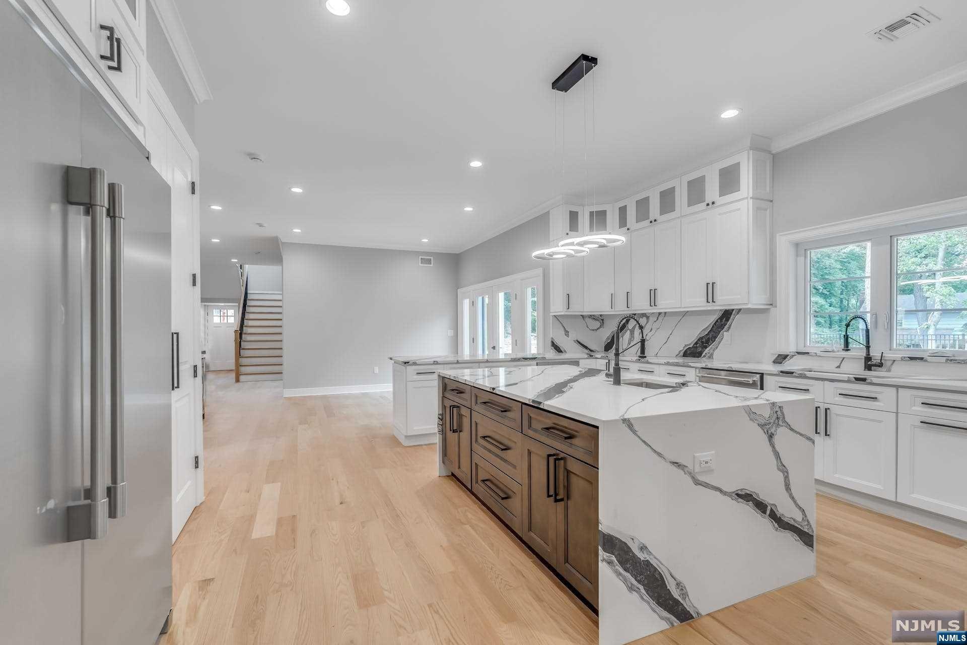 1 Sandstone Court