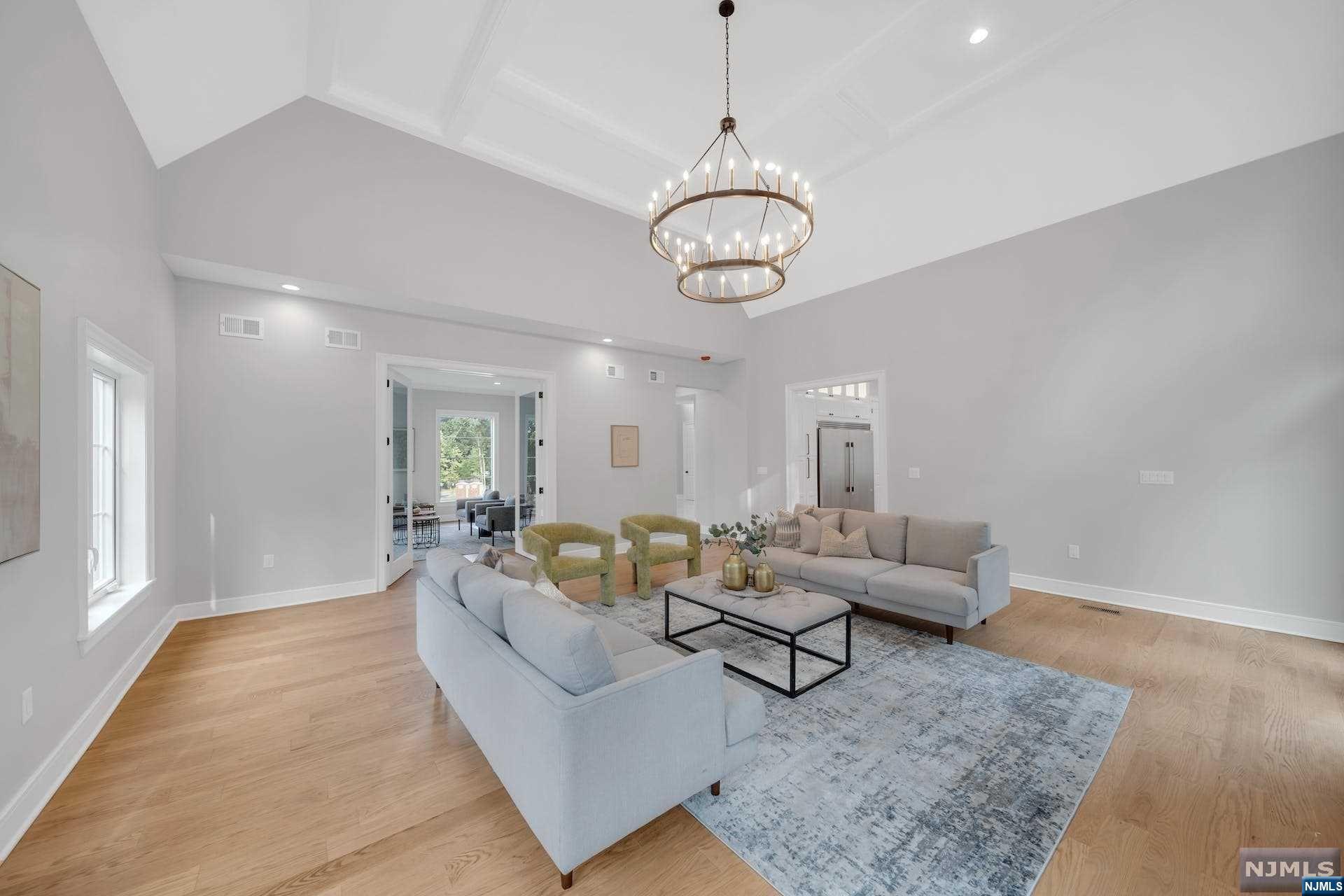 2 Sandstone Court