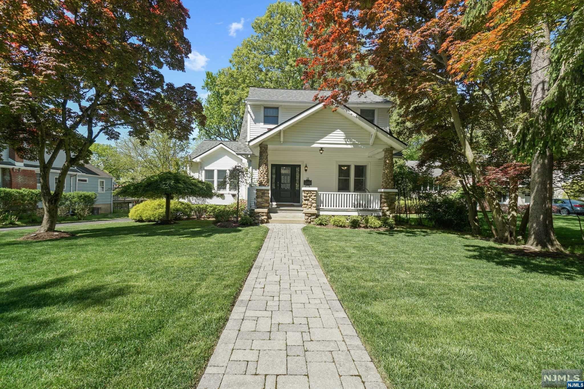 15 Oak Street