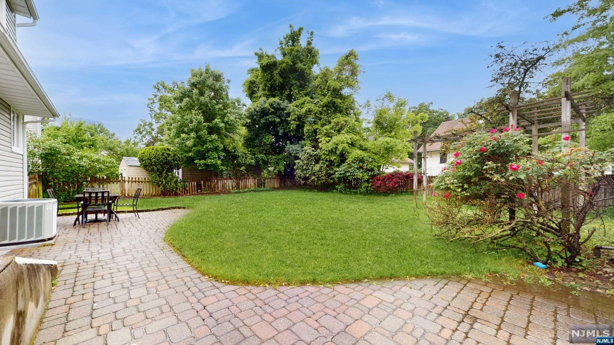 682 Midwood Road