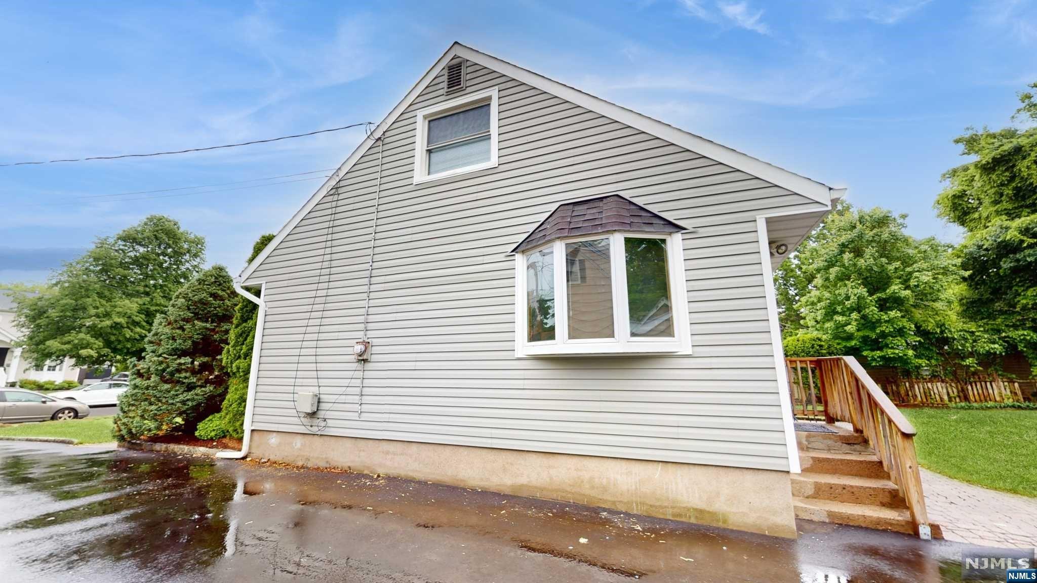 682 Midwood Road