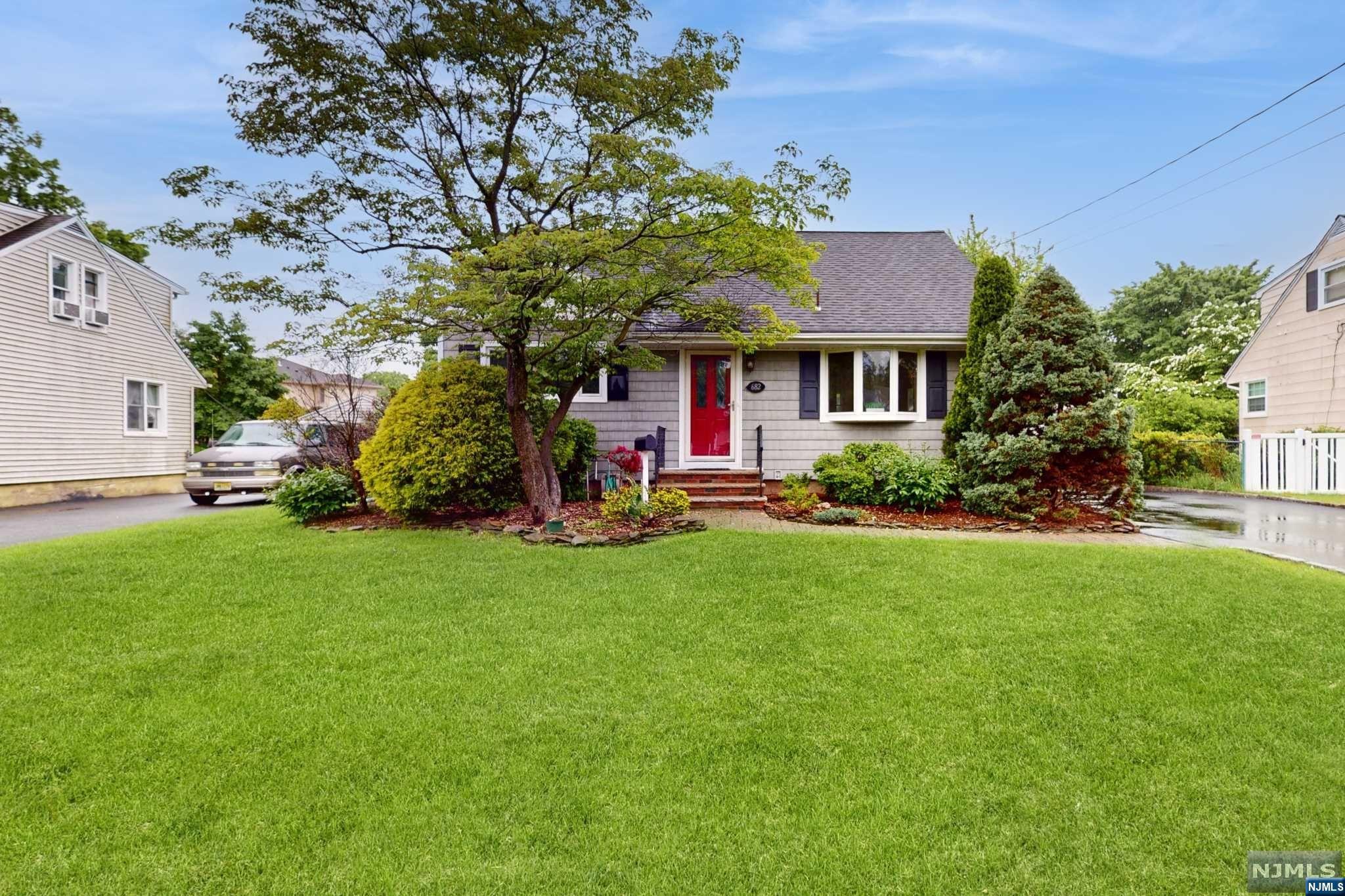 682 Midwood Road