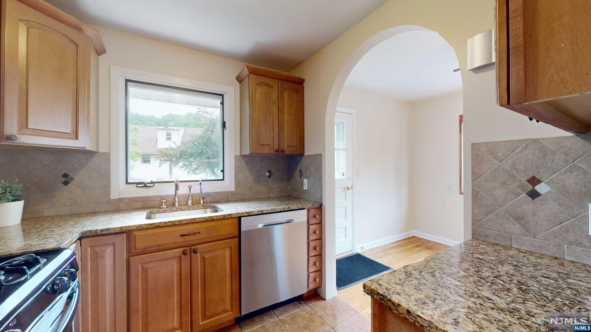 682 Midwood Road