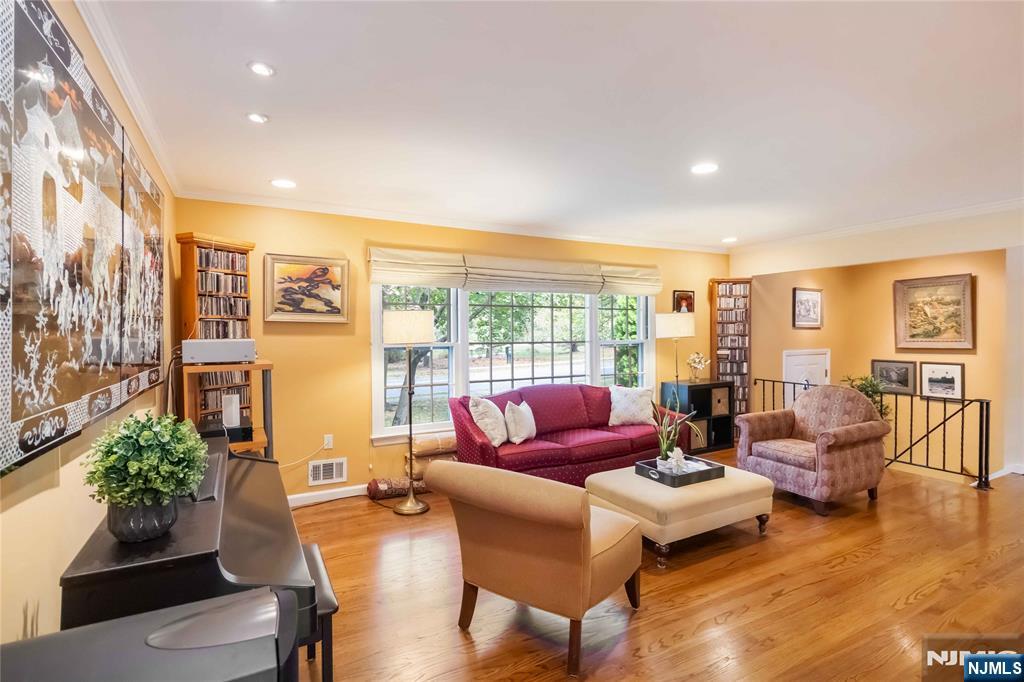 45 W Orchard Road