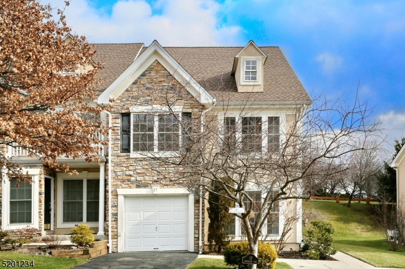 17 Birchwood Ln