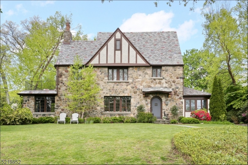 390 Highland Ave