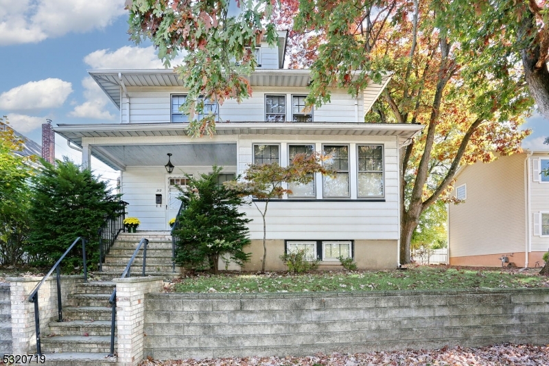 212 E Passaic Ave