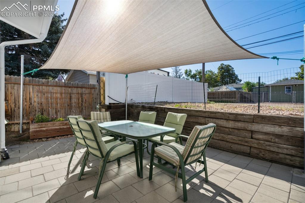2571 E San Miguel Street