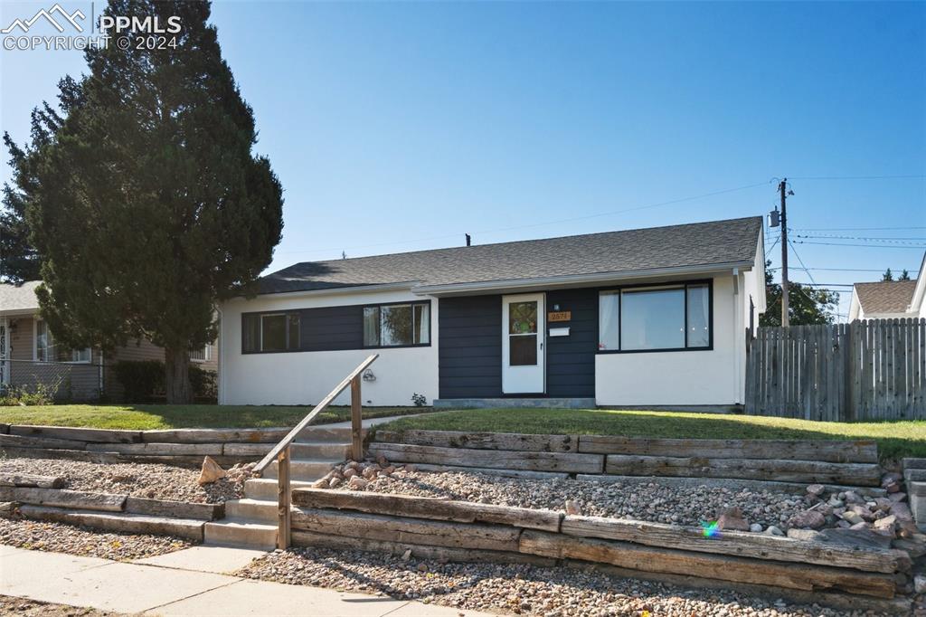 2571 E San Miguel Street