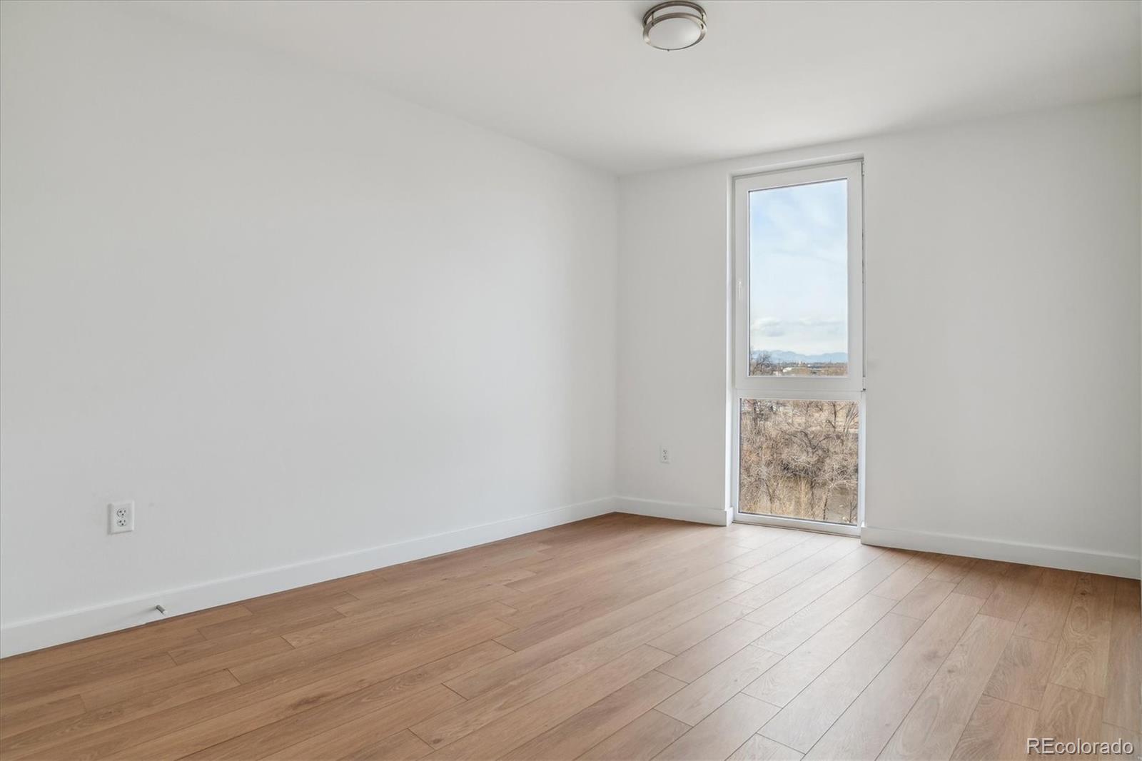 3575 Chestnut Place Unit: 804