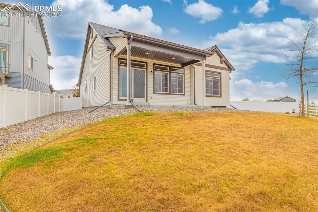 9206 Streamside Trail