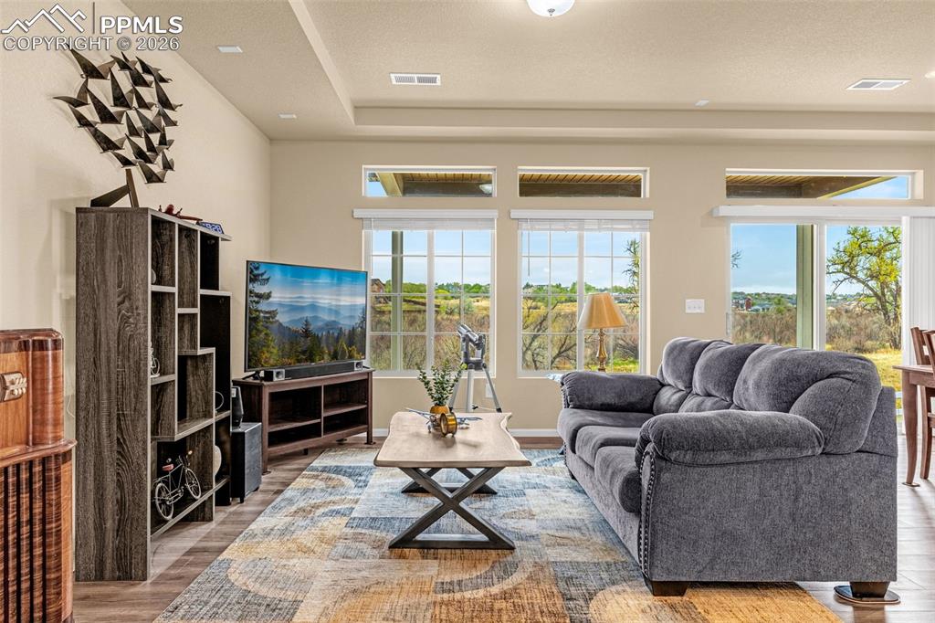 9206 Streamside Trail
