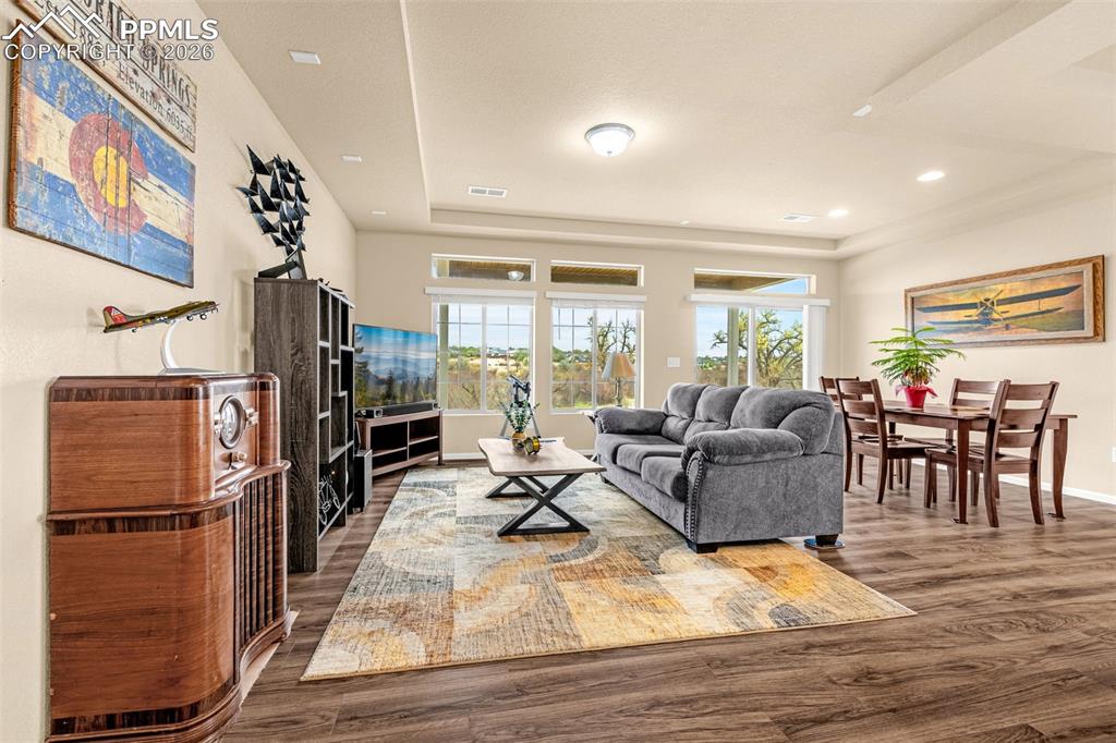 9206 Streamside Trail