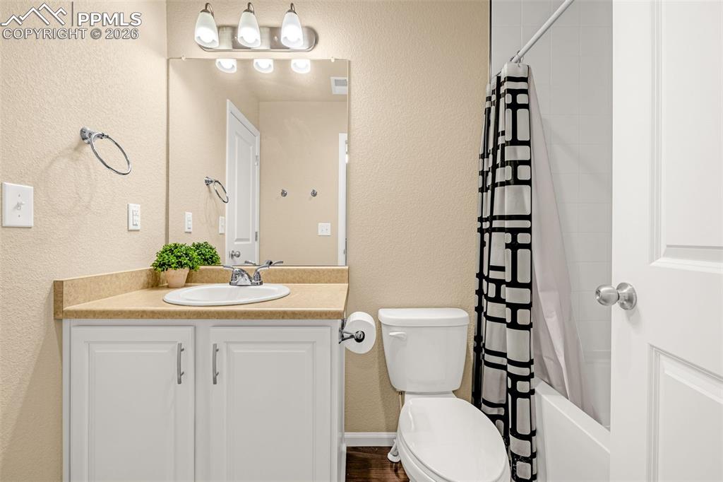 9206 Streamside Trail
