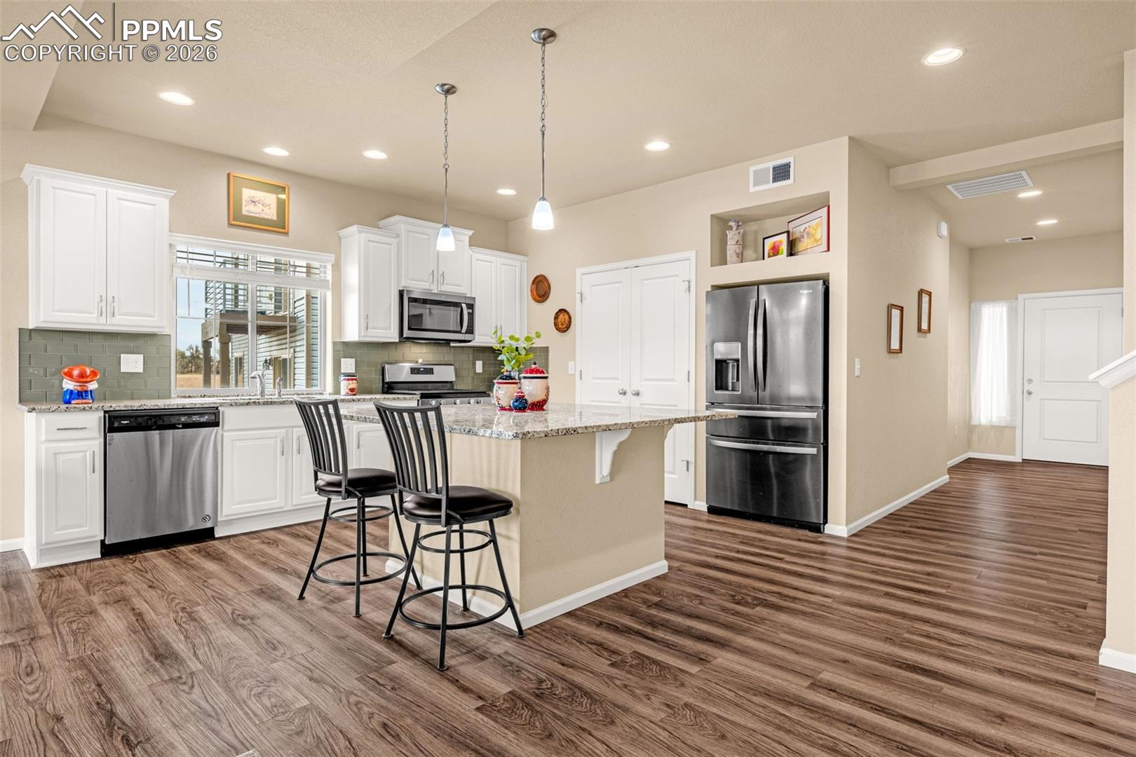 9206 Streamside Trail