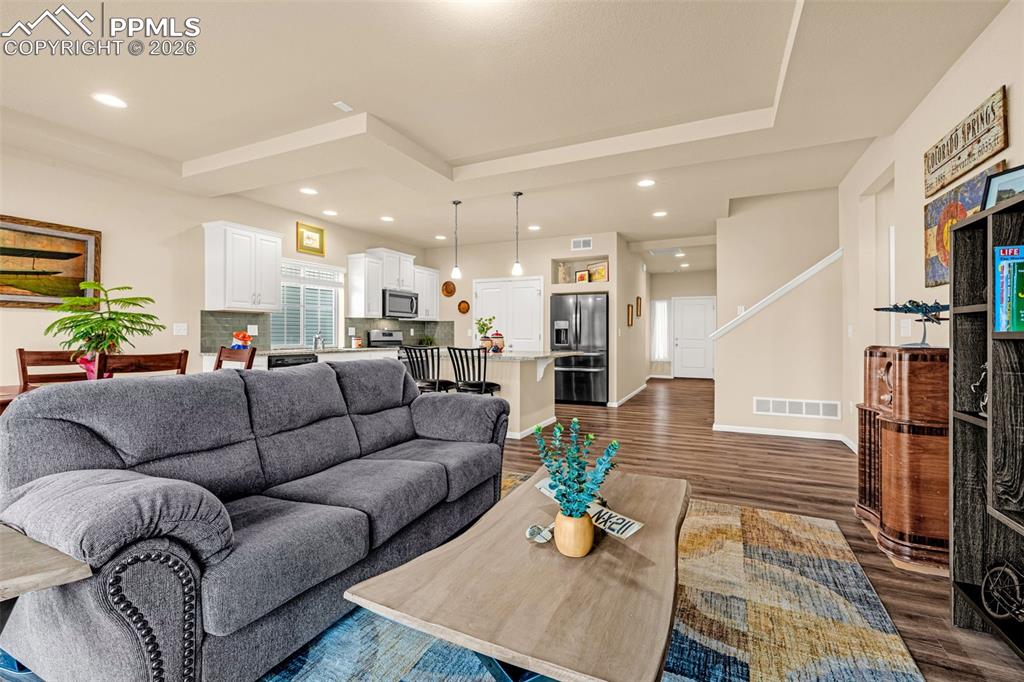 9206 Streamside Trail