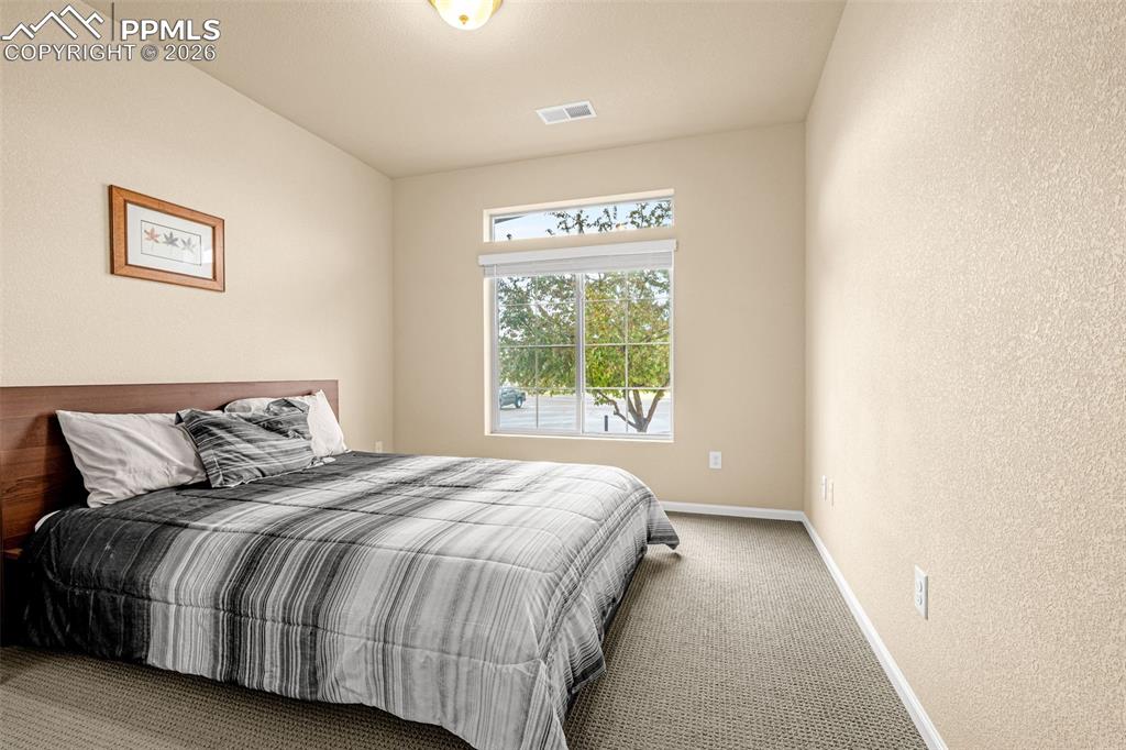 9206 Streamside Trail